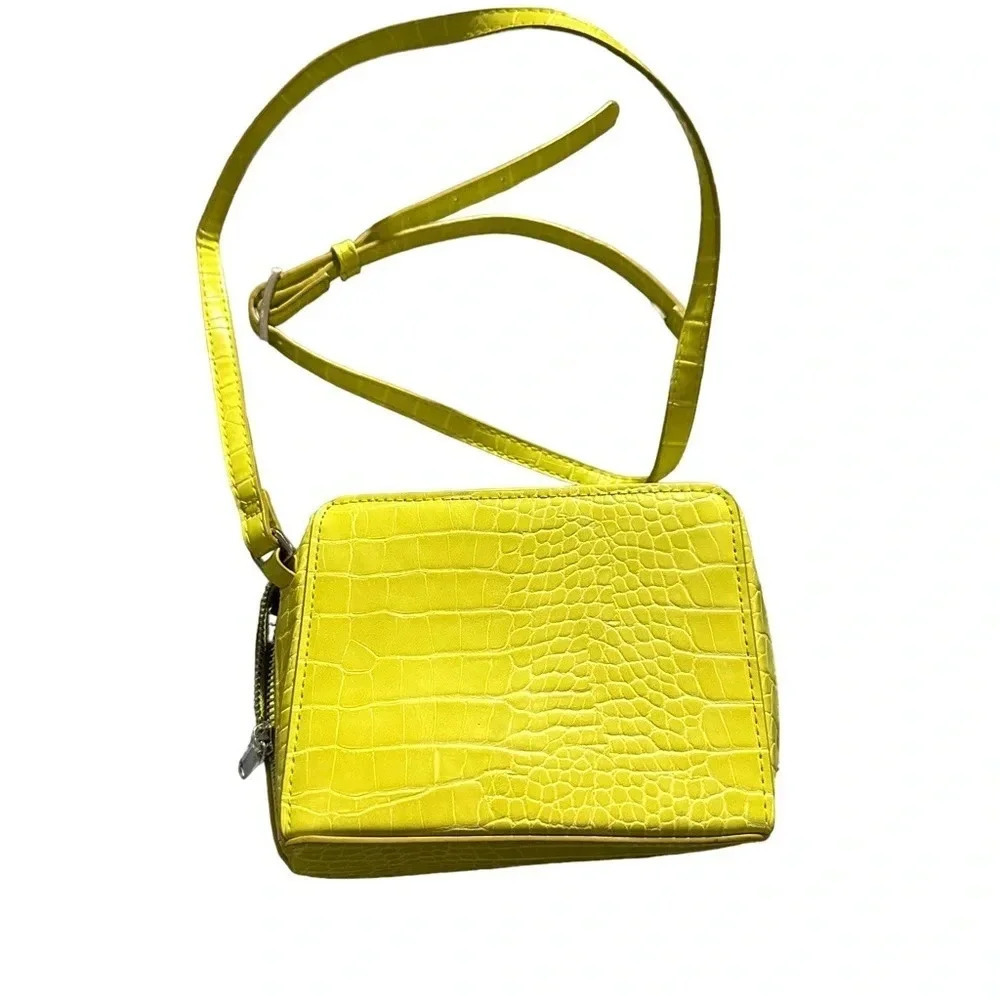 Wild Fable Yellow shoulder crossbody bag, hard shell